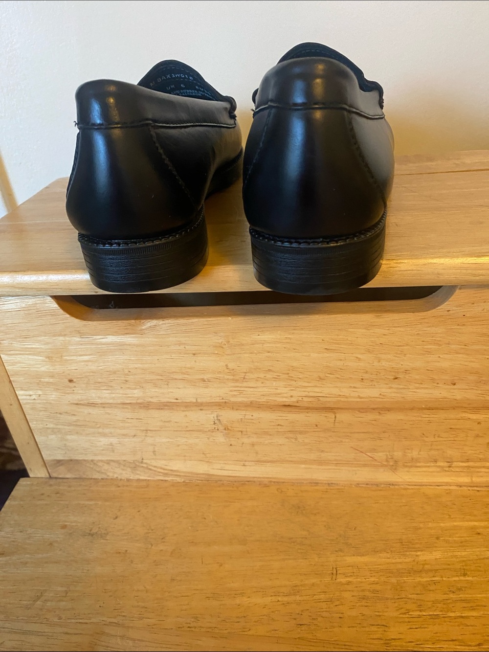 G.H. Bass women’s Whitney Easy Weejun Loafers. New in box. Never worn. SZ 8 - Picture 5 of 9